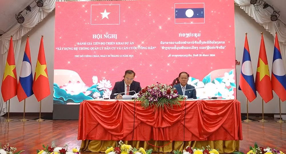 Vietnam assists Laos in building national population database -0