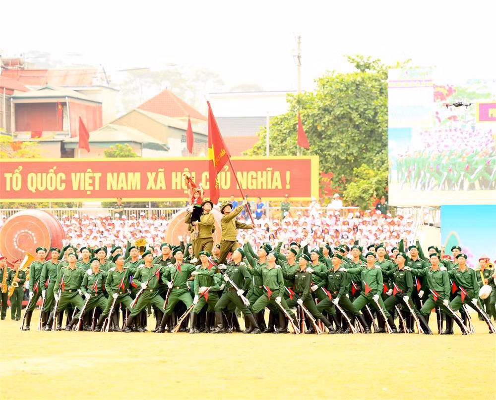 Drill to celebrate 70th Anniversary of the Dien Bien Phu Victory held -1