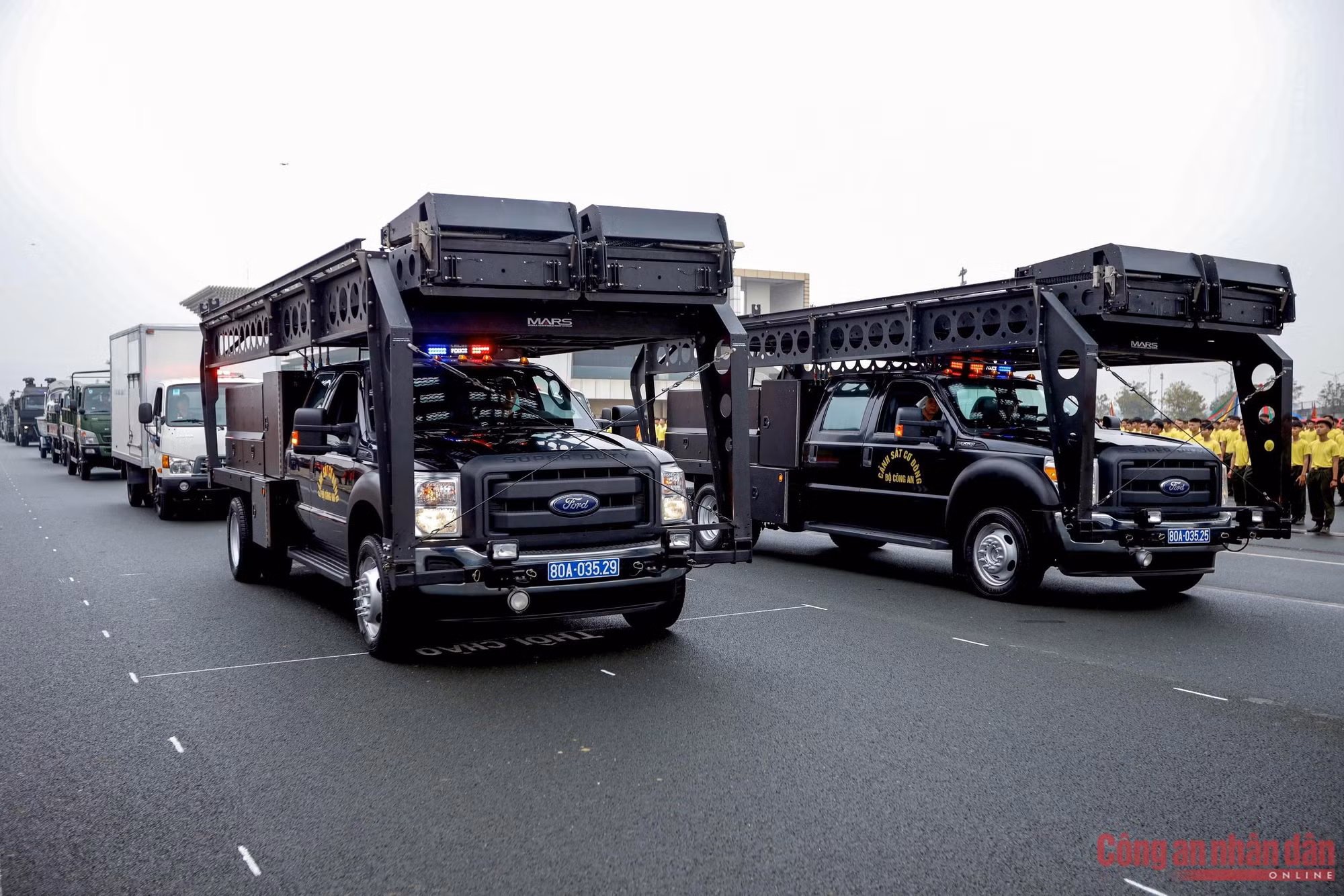 Mobile Police Command receives “Hero of the People's Armed Forces” title for the second time - 8