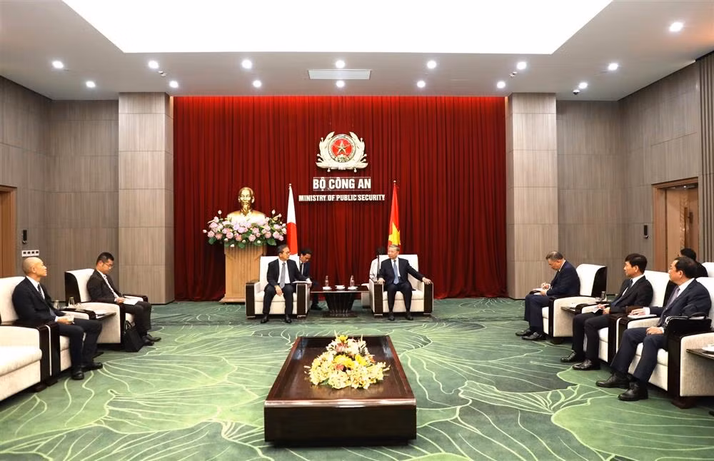 Minister To Lam receives outgoing Japanese ambassador -0