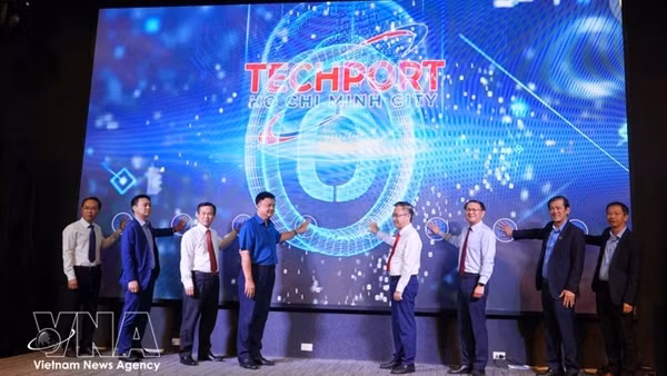 Strategic tech must address practical challenges: PM ảnh 3