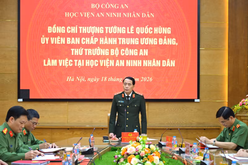 Deputy Minister Le Quoc Hung works with People’s Security Academy -0