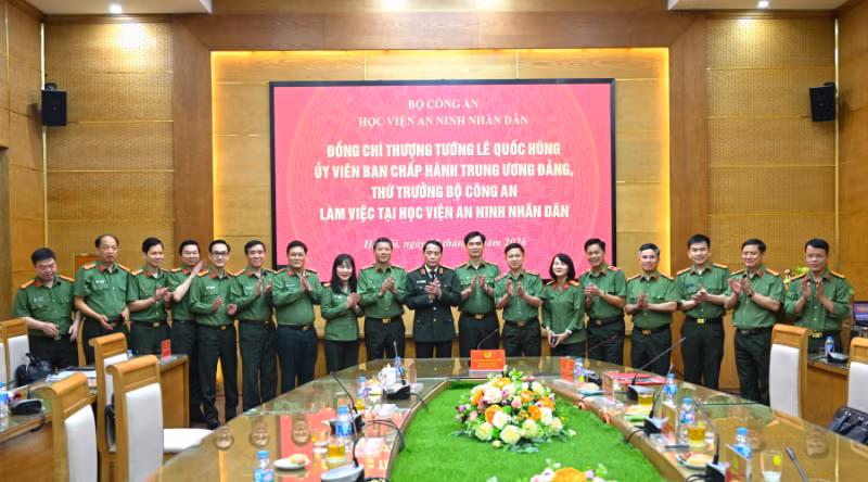Deputy Minister Le Quoc Hung works with People’s Security Academy -0