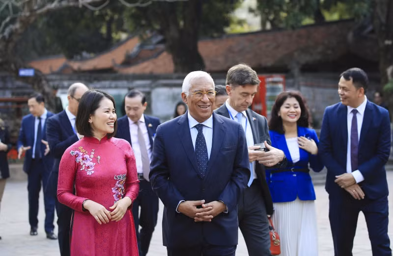 European Council President António Costa visits Temple of Literature -3