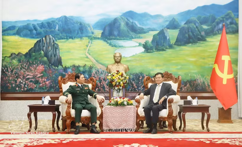 Vietnam – Laos military solidarity described as “special of the special” -0