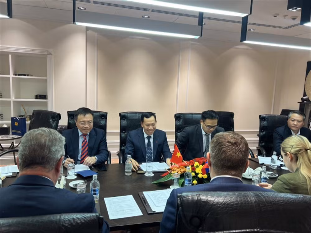 Vietnam, Russia seek to strengthen cooperation in managing emergencies -0