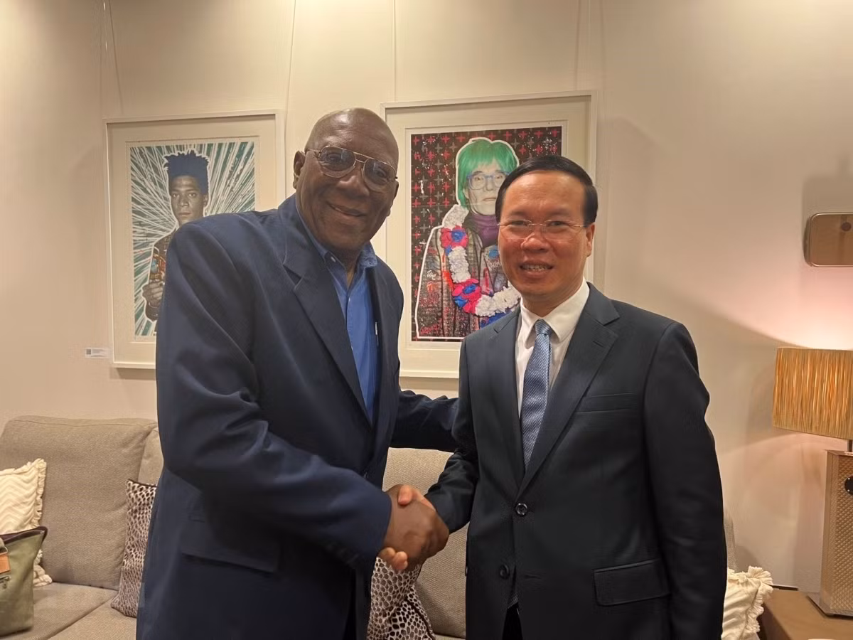 State President meets UK and Cuban leaders in London -0