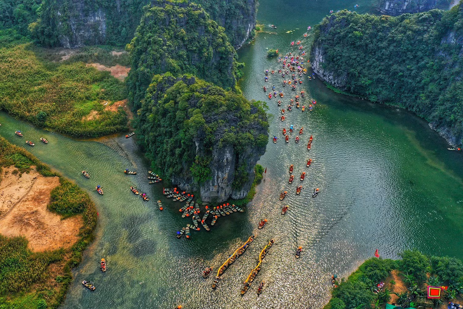 Ninh Binh moves to tap tourism potential of historical relics -0