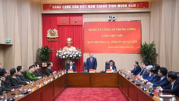 Navy requested to support fishermen, boost defence diplomacy to protect national sovereignty ảnh 4