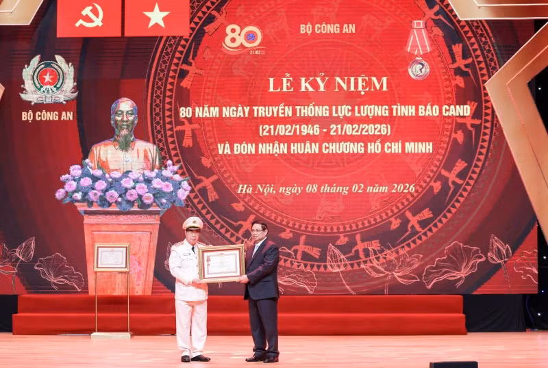 Public Security Intelligence Force receives Hồ Chí Minh Order -0