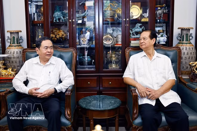 NA Chairman pays pre-Tet visits to former Party, state leaders -0
