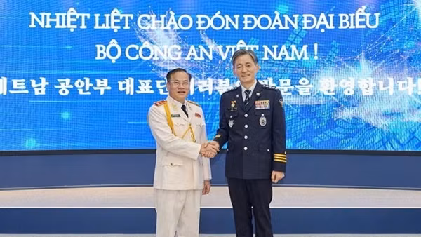 Vietnam believes RoK will soon stabilise situation ảnh 2