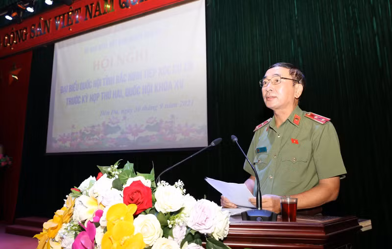 Deputy Minister Tran Quoc To meets voters of Bac Ninh -0
