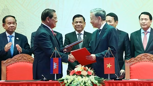Training course on security guard opened for Cambodian police officers ảnh 3