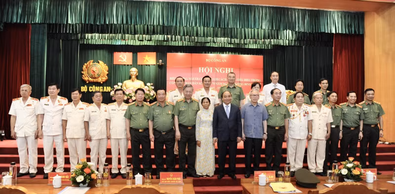 People's Public Security Forces consider gratitude-returning activities a heart imperative -0