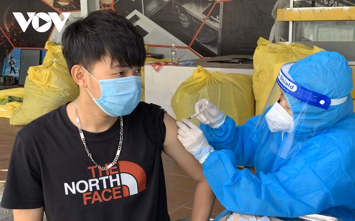 HCM City coronavirus hotspot runs out of vaccines -0
