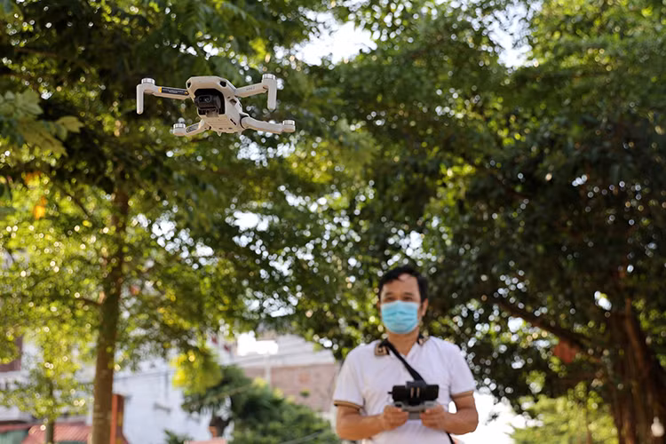 Me Linh district uses drones to monitor isolated areas -0