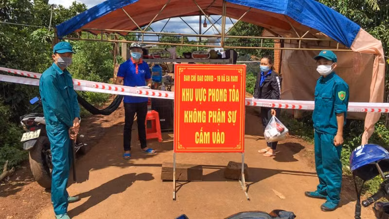 Communal officials suspended from office for neglecting COVID prevention and control -0