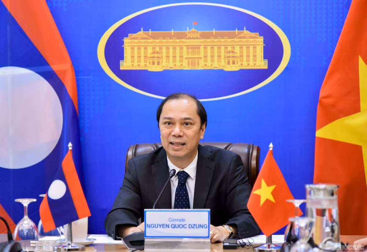 Vietnam, Lao hold political consultation on bilateral ties -0