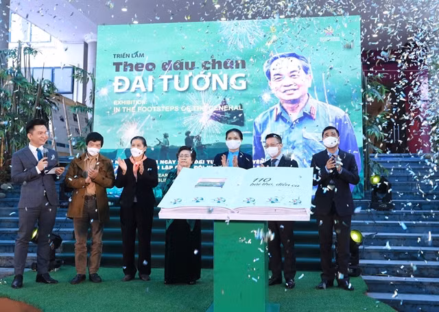 Poem exhibition highlights General Giap's career and life&nbsp; -0