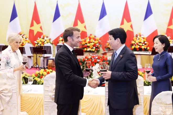 Vietnamese President hosts banquet for French counterpart -0