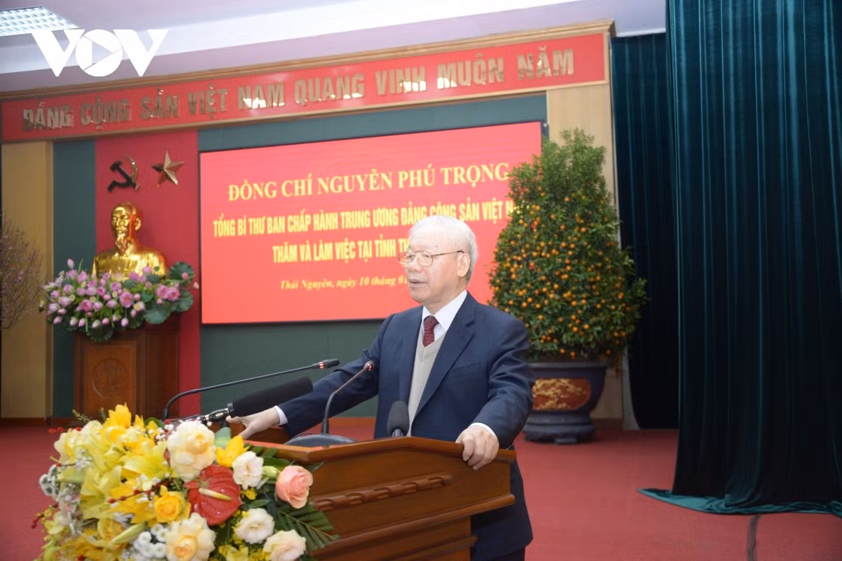 Top Party leader pays pre-Tet visit to Thai Nguyen -0