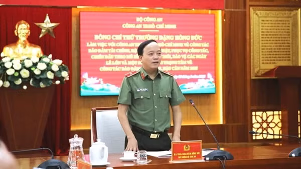 Deputy Minister Dang Hong Duc visits Nho Quan Wounded and Sick War Veterans Nursing Center ảnh 3