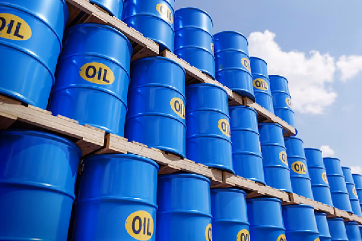 Vietnam spends nearly US$1 billion on petrol imports in January -0