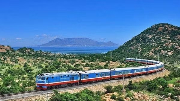New Nha Trang - Saigon railway stations put in operation ảnh 3