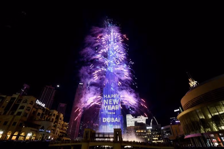 In pictures: World rings in 2023 -0