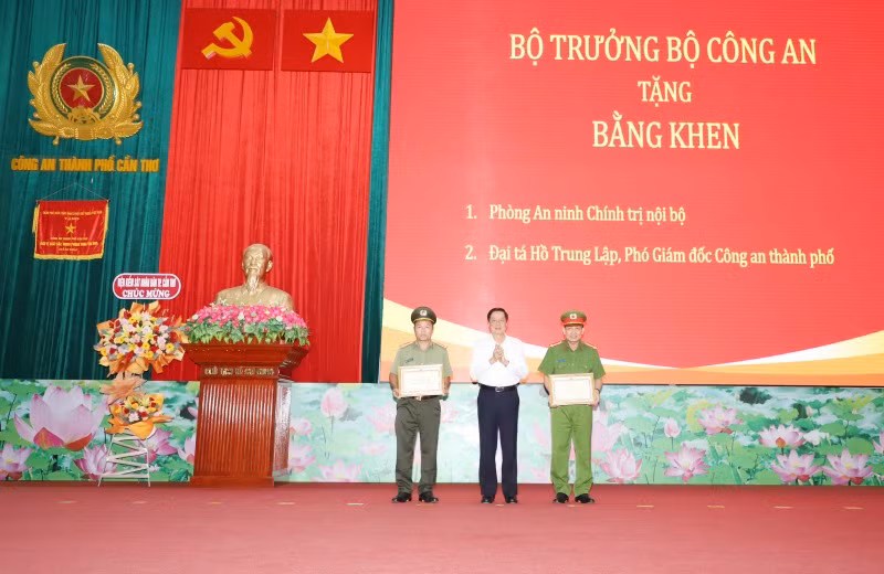 Ensuring order and security in Can Tho plays important role in development of Mekong Delta - 1