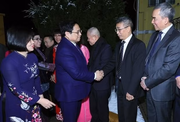 PM meets Vietnamese community in Hungary -0