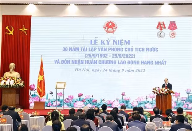 Ceremony marks 30th anniversary of re-establishment of Presidential Office -0