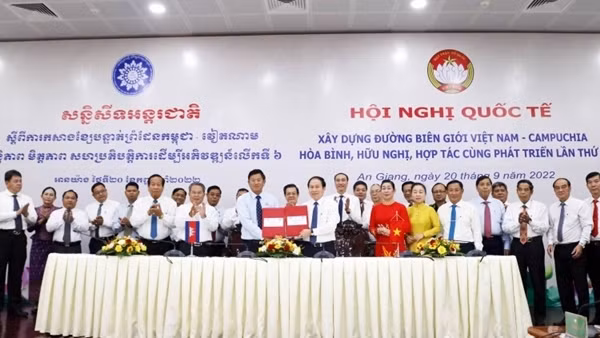 Vietnamese counter-narcotics police hold training course for Cambodian law enforcement forces ảnh 3