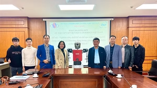 Vietnamese named in World top scientist list ảnh 3