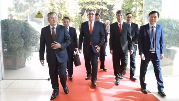 Vietnam continues to show solidarity, support to Cuba: Ambassador ảnh 4
