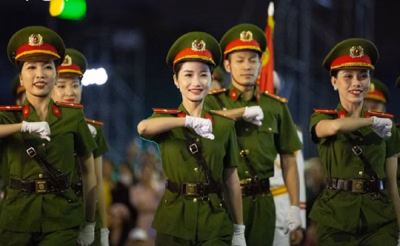 Public Security Ceremonial Unit gives special program in Hai Phong -0