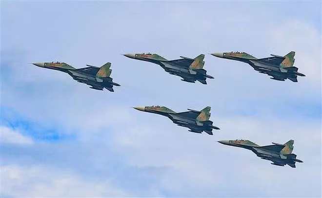 Majestic parade at historic Ba Dinh Square on National Day -0