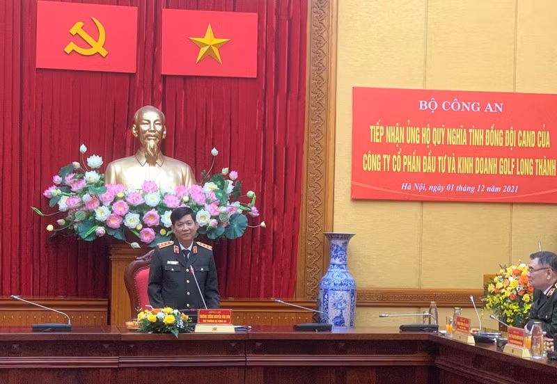 MPS receives donation for Comradeship Fund -0