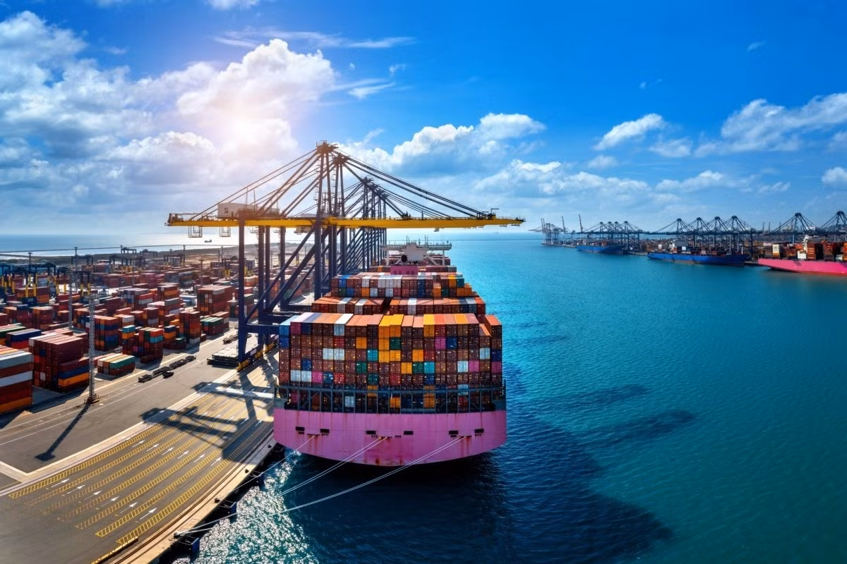 Vietnam records trade surplus of US$15.23 billion over seven months -0