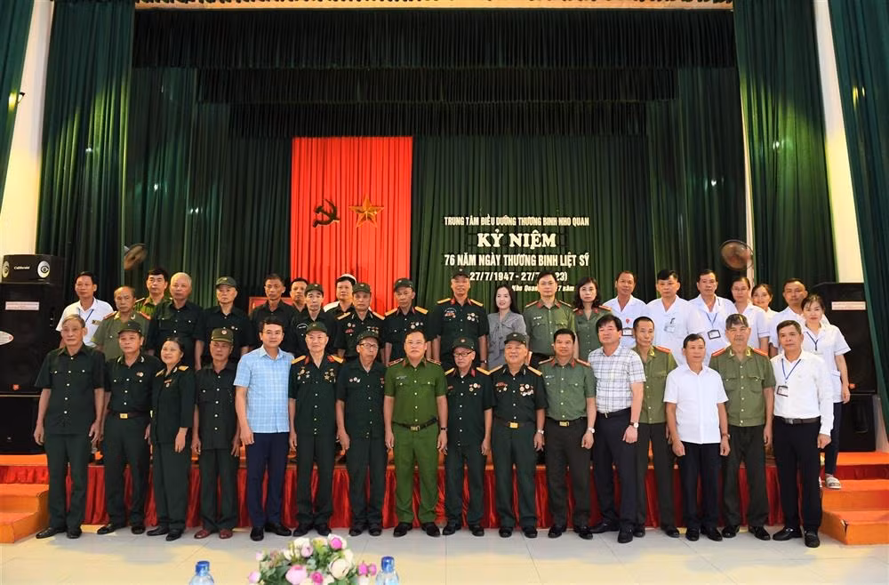 Deputy Minister Nguyen Van Long visits Nho Quan Wounded War Veterans Nursing Center -0