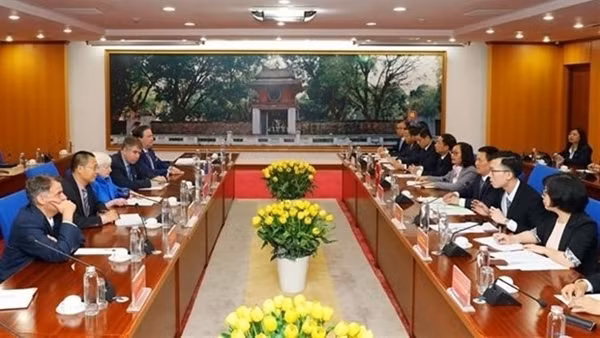 US promotes cooperation with Vietnam based on mutual understanding and trust ảnh 3