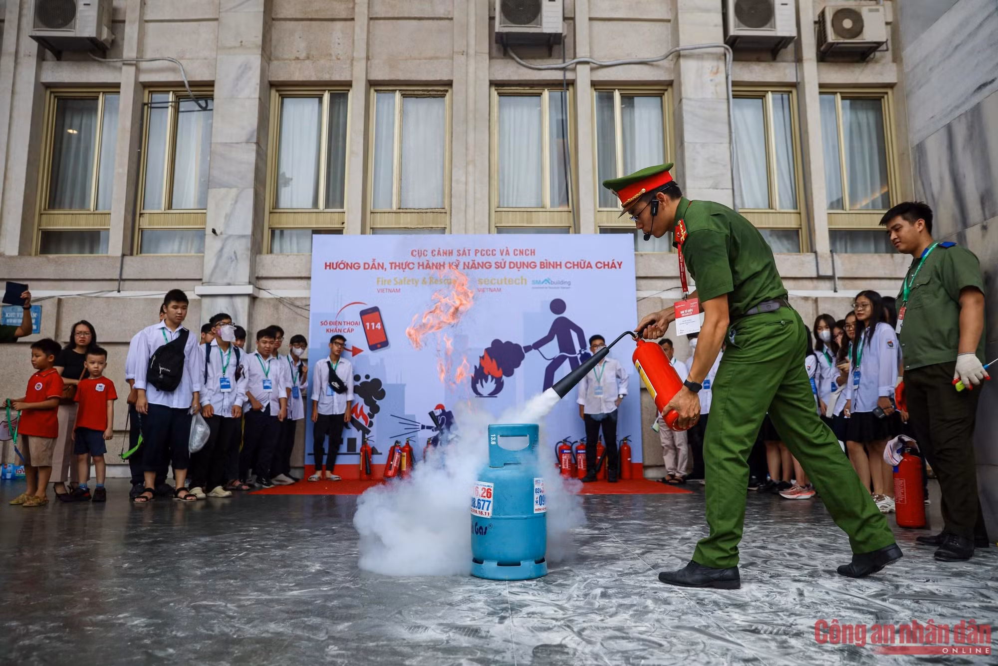 Int’l exhibition on fire equipment and solutions wraps up - 1