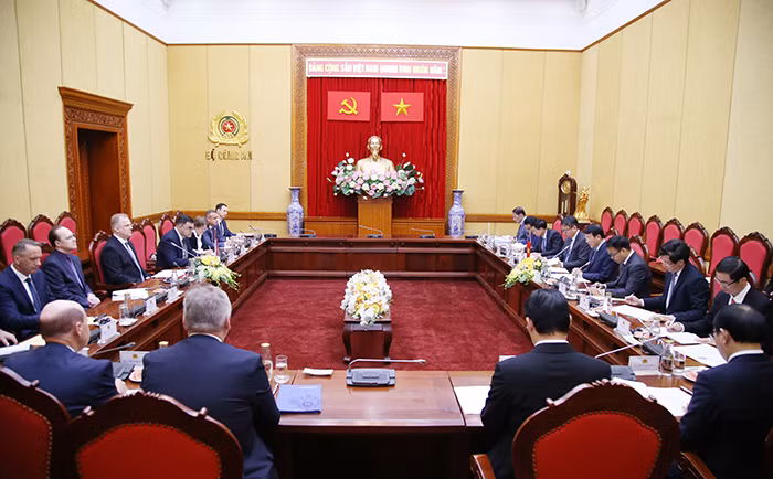 Vietnam and Russia agree to promote security cooperation -0