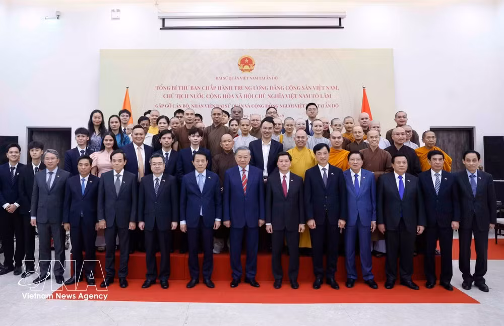 Party General Secretary, State President To Lam meets with Vietnamese community in India -0
