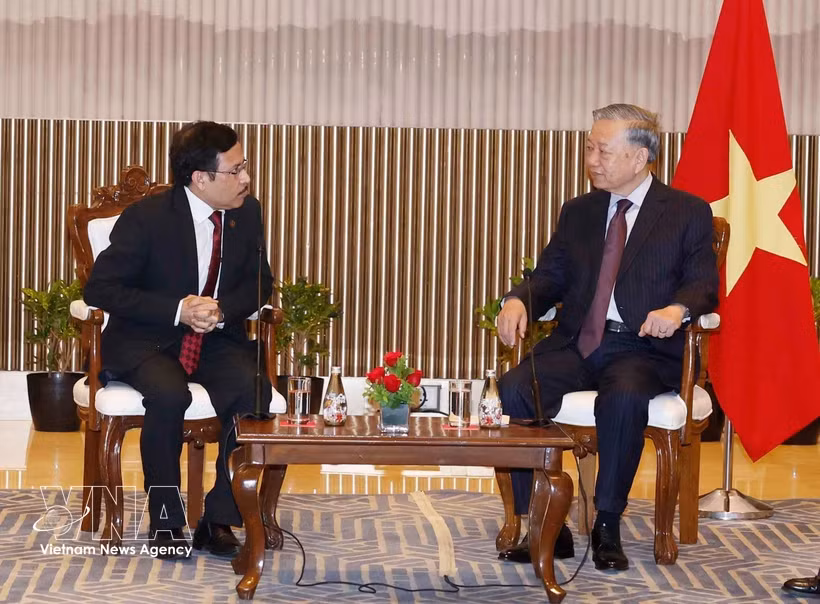 Party General Secretary, State President receives Indian business leaders in Mumbai -0