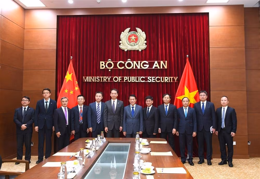 Minister Luong Tam Quang hosts newly-accredited Chinese ambassador -0