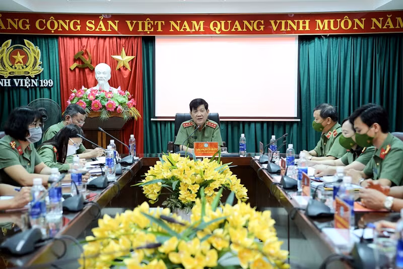 Deputy Minister Nguyen Van Son works with Da Nang Municipal Police Department and Hospital 199 -0