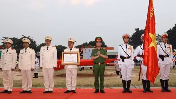 PM orders building elite mobile police force ảnh 2