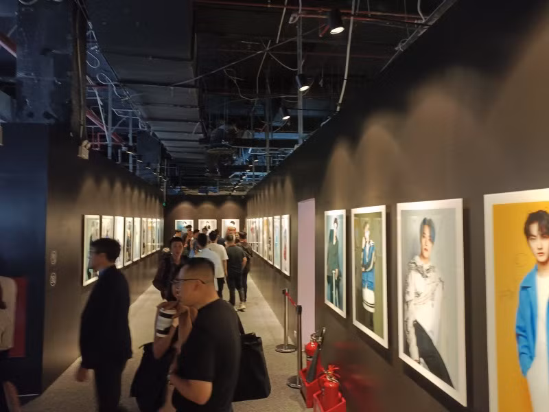 First-ever exhibition on K-pop stars held in Hanoi -0